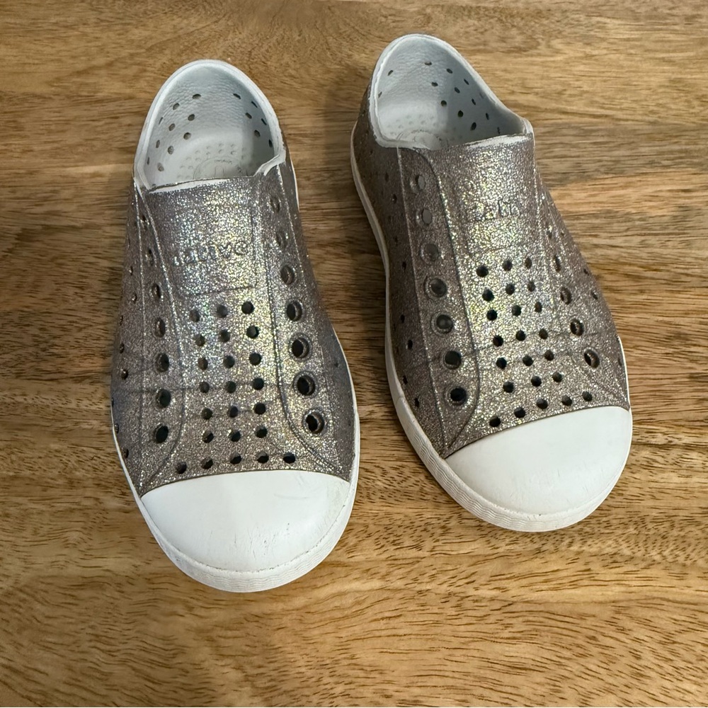Native Shoes - Kids' Jefferson Bling Slip-On Sneaker - Metal Bling, Size 9